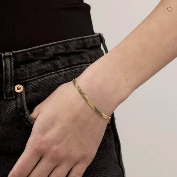 Electric Picks Python Bracelet - Picture 6 of 7